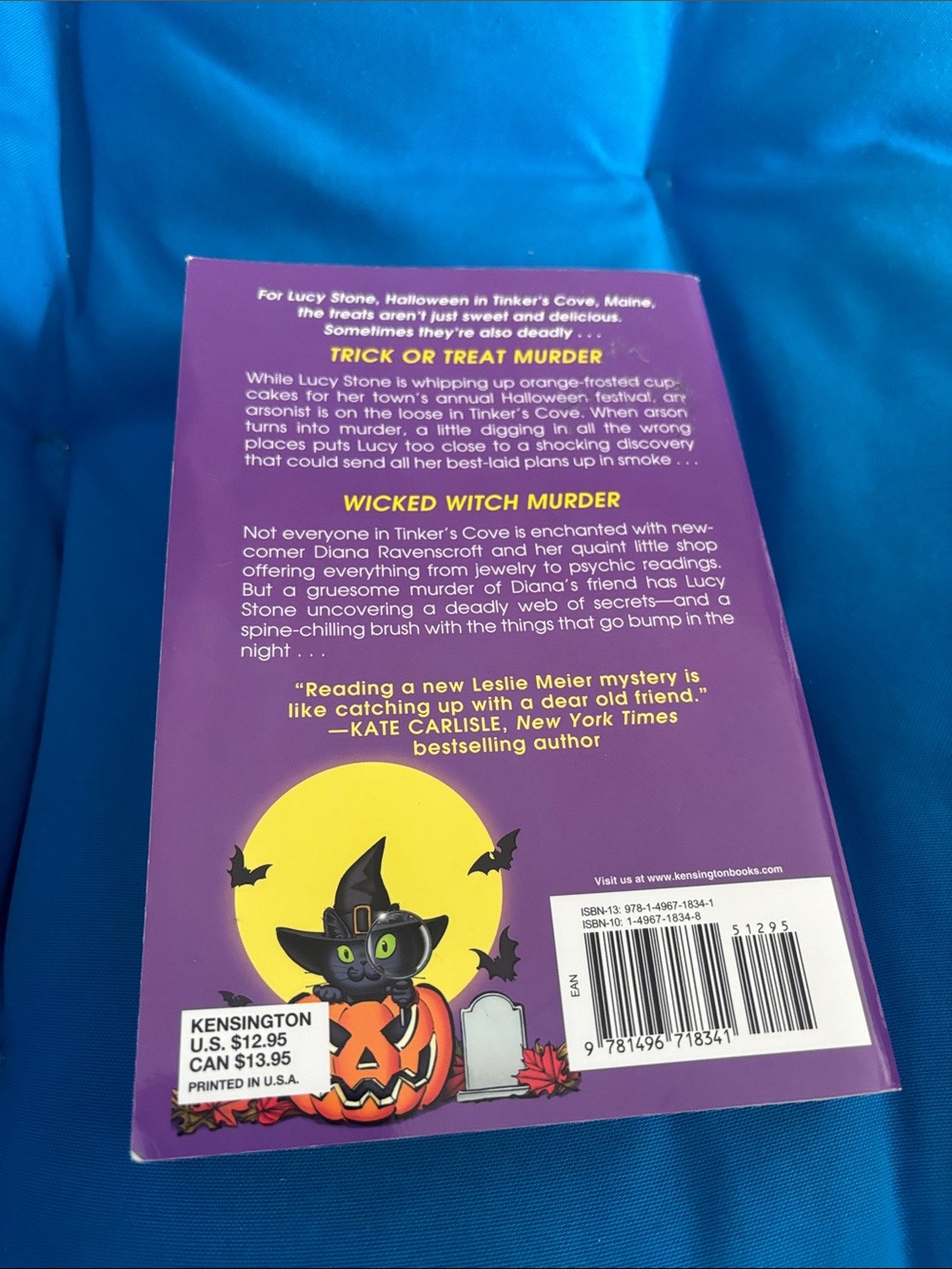Halloween Murder By Leslie Meier Soft Cover Two Volumes In One Book NWOTS - Picture 2 of 7